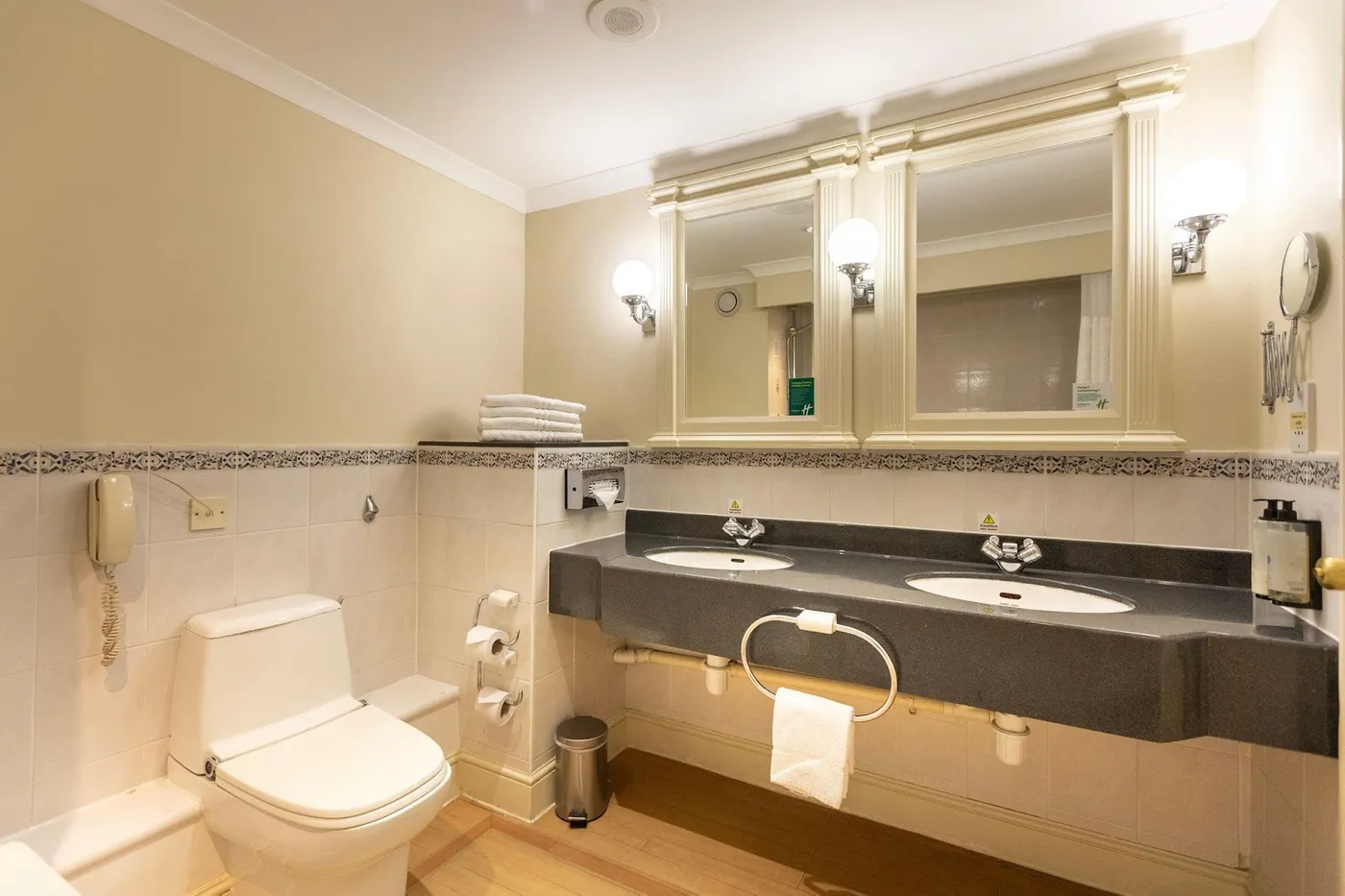 Holiday Inn London - Sutton by IHG, London