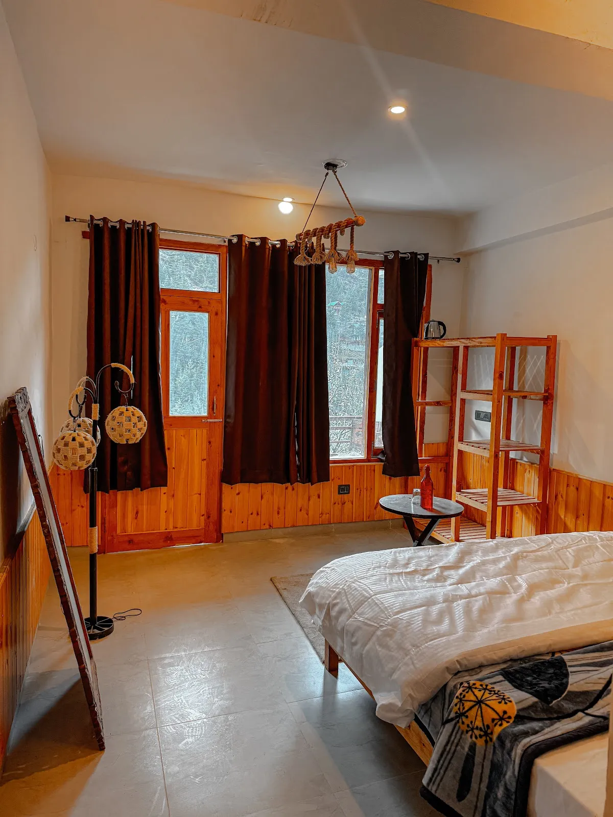 The Rustic Jibhi | Backpackers Hostel, Jibhi
