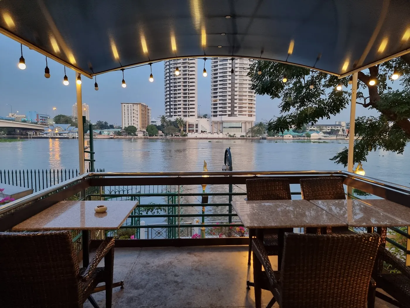 New Siam Riverside, Bangkok