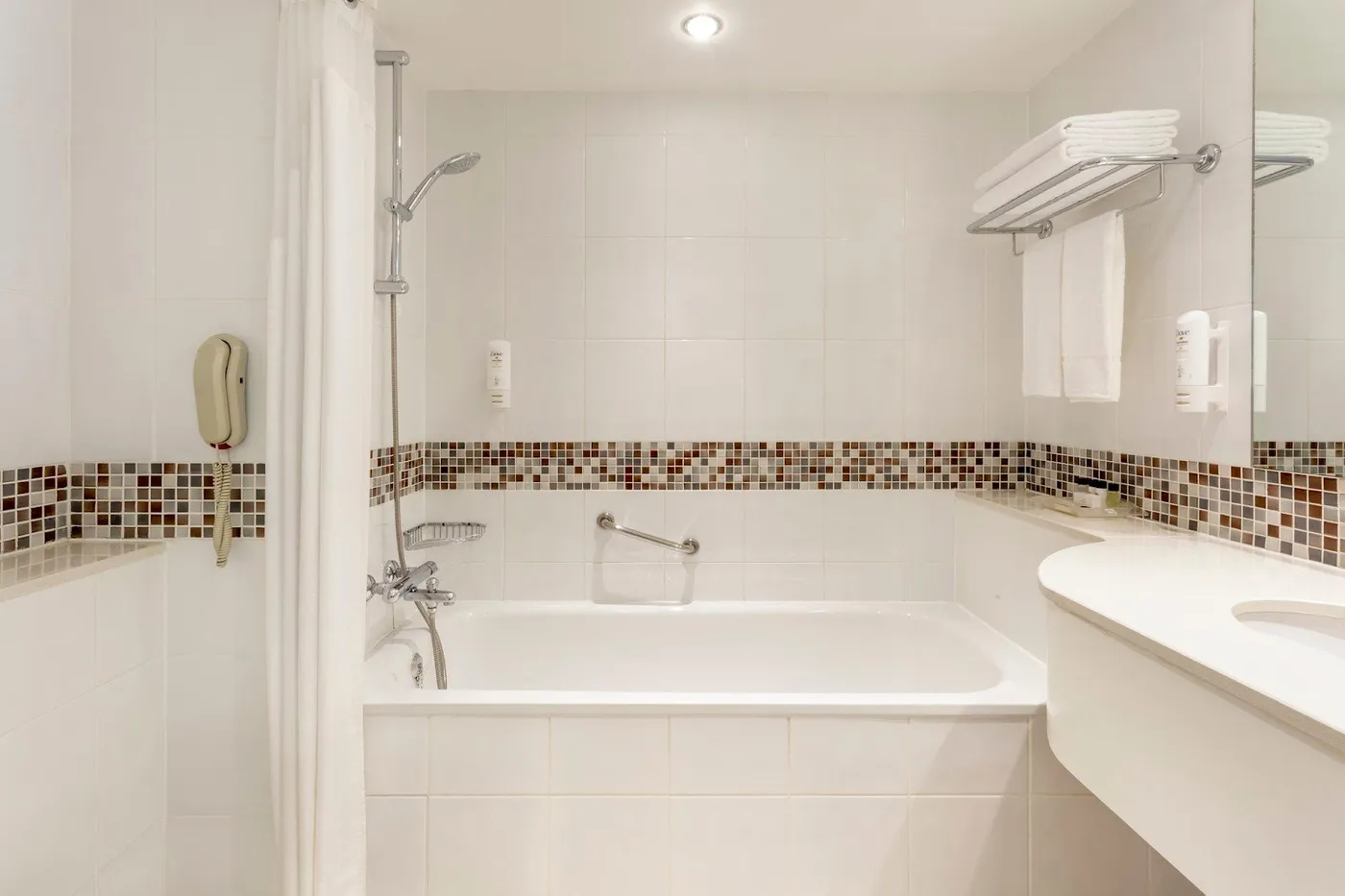 Holiday Inn London - Brentford Lock by IHG, London