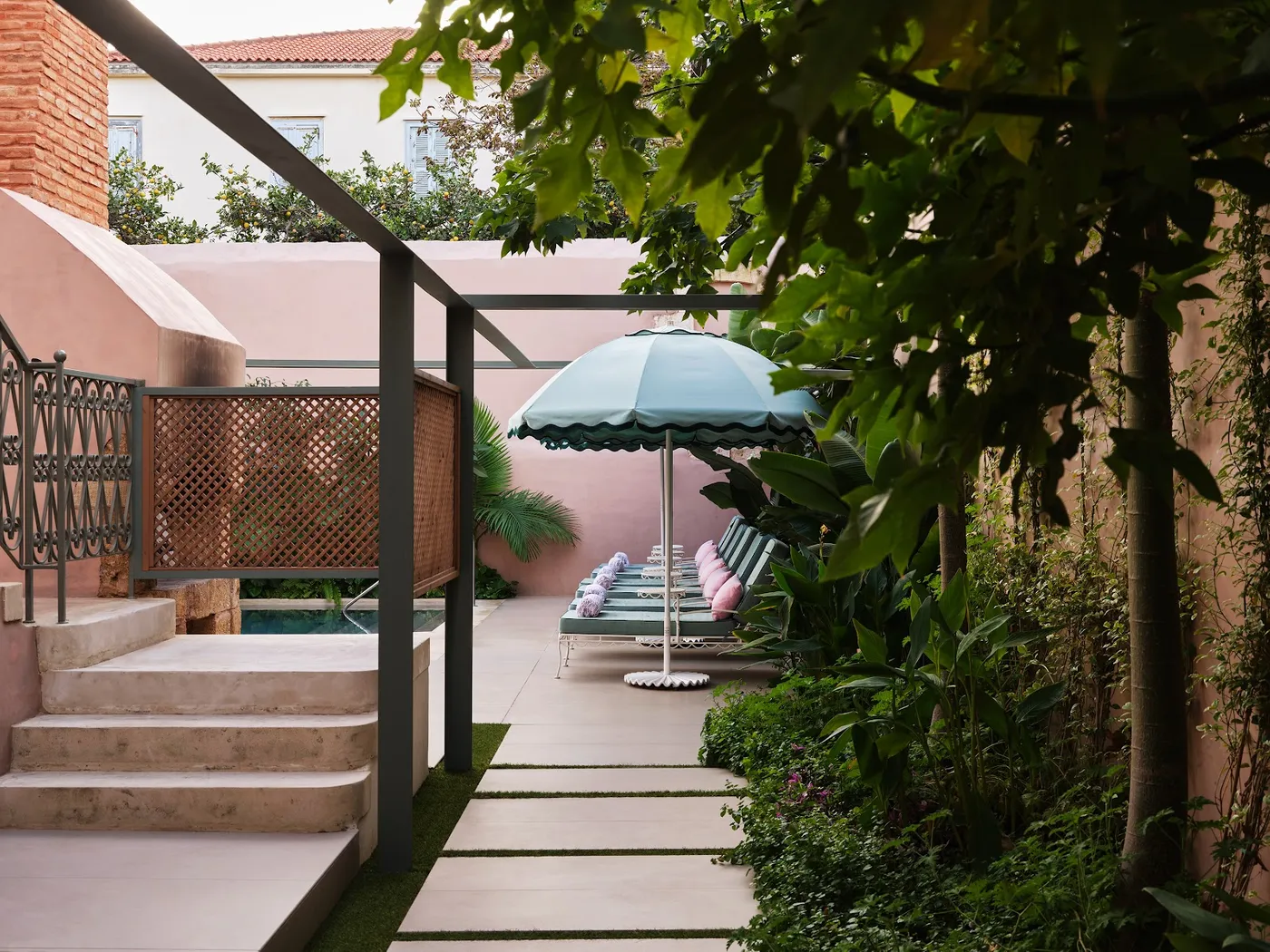 DOMUS BLANC, Crete