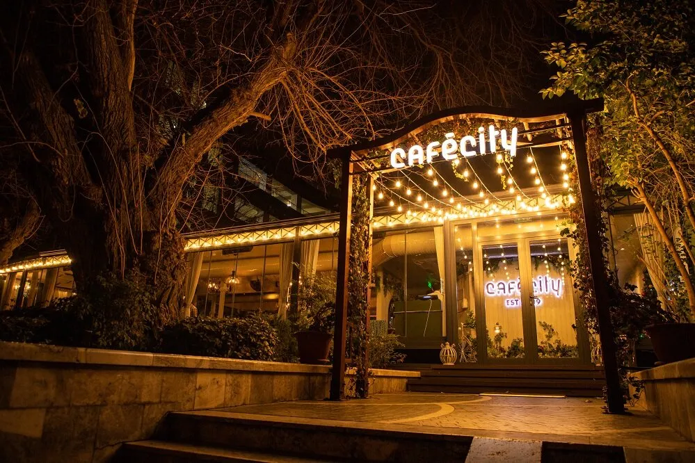 Dine at CafeCity Fountain on March 6, 2026