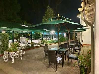Dine at Earl's Secret on December 19, 2025