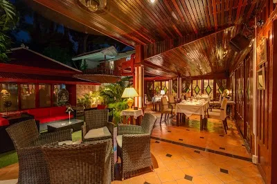 Dine at Cafe des Amis Fine Dining on May 28, 2026