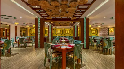 Dine at Nilgiri Express, Ooty