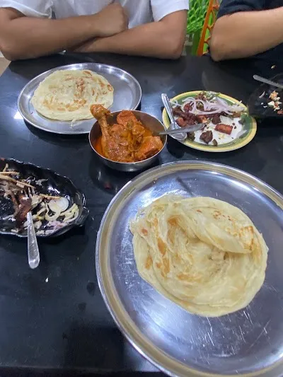 Dine at MUNNAR MESS, Munnar