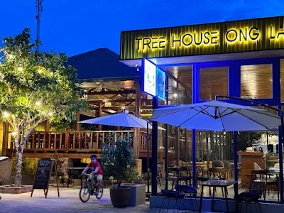 Dine at Tree House Phu Quoc Restaurant and Coffee on March 18, 2026