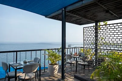 Dine at Warnakali Restaurant Nusa Penida, Nusa Penida