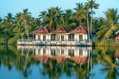 Dine at Munroe Island Lake Resort, Munroe island