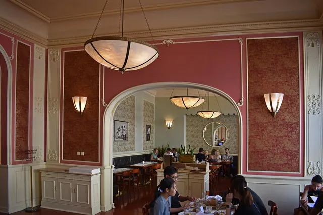 Café Louvre