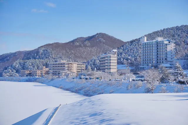 Onsen, snow country